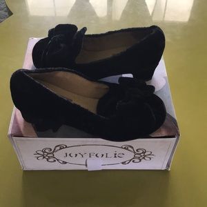 Velvet black loafers